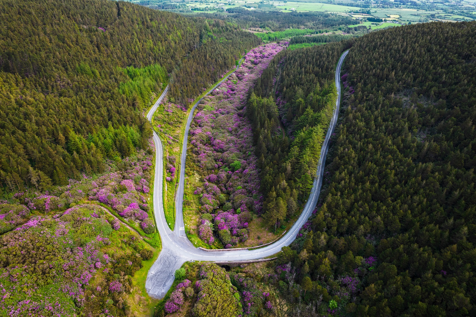 Tri spear shaped roads near the Vee Pass, a v-shaped turn on the